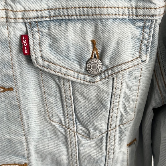 LEVI’S NWOT Light Blue Embroidered Denim Jacket, Size M - Picture 5 of 14